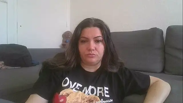 Snapshot of Squirtlady38 chatting on October 6, 2025, 8:04 am Squirtlady38 online show from October 6, 2025, 8:04 am