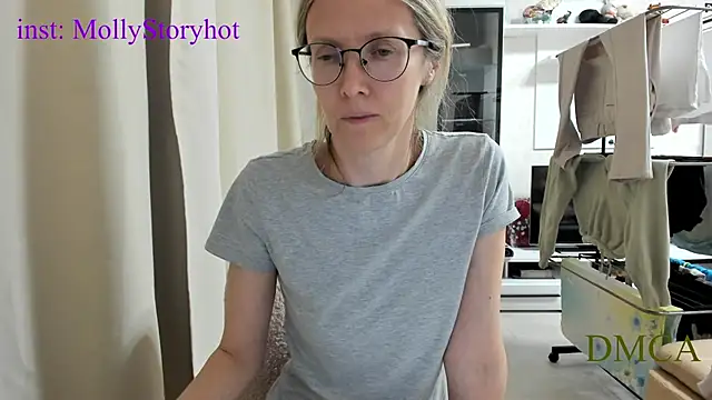 angelmommu online show from April 6, 2026, 3:46 pm