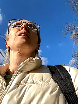 Snapshot of angelmommu chatting on November 2, 2025, 11:59 am angelmommu online show from November 2, 2025, 11:59 am