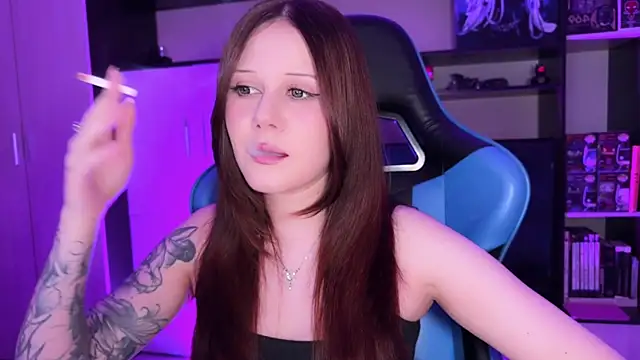 Snapshot of jasminevine chatting on June 18, 2026, 7:19 pm jasminevine online show from June 18, 2026, 7:19 pm