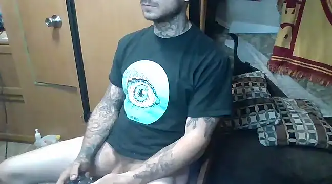 Snapshot of DADDY_KANE8--- chatting on March 2, 2025, 12:42 am DADDY KANE8--- online show from March 2, 2025, 12:42 am