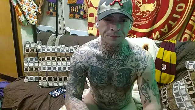 Snapshot of DADDY_KANE8--- chatting on February 9, 2025, 3:32 am DADDY KANE8--- online show from February 9, 2025, 3:32 am