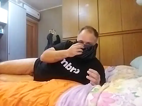 mazinga17 online show from December 15, 2025, 8:36 pm