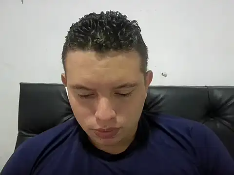 Snapshot of mons41 chatting on May 23, 2026, 8:30 pm mons41 online show from May 23, 2026, 8:30 pm