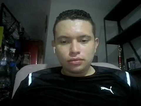 Snapshot of mons41 chatting on May 20, 2026, 9:45 pm mons41 online show from May 20, 2026, 9:45 pm