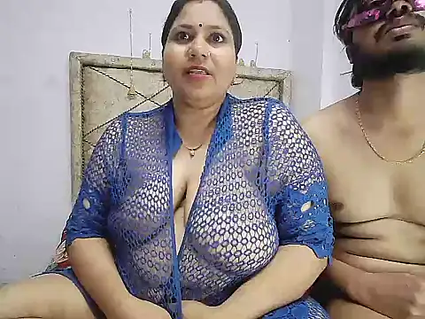 MOM-SUN-COUPLE online show from March 2, 2025, 11:19 am