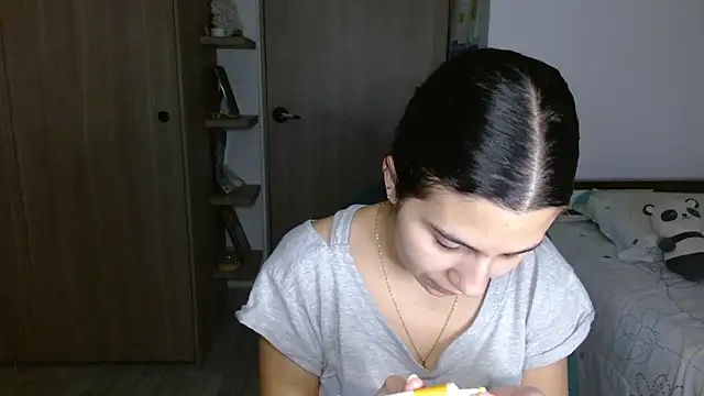 mia  lopez  online show from March 25, 2026, 3:39 am