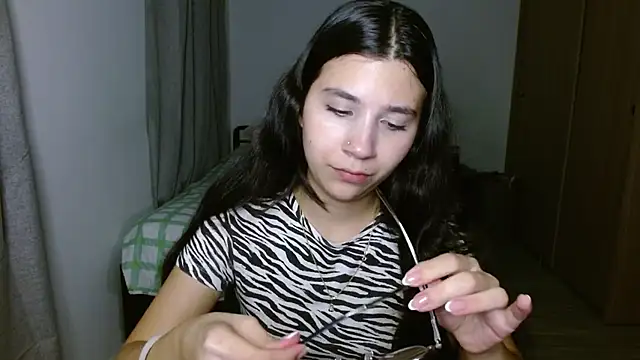 Snapshot of mia__lopez_ chatting on October 23, 2025, 12:53 am mia lopez online show from October 23, 2025, 12:53 am