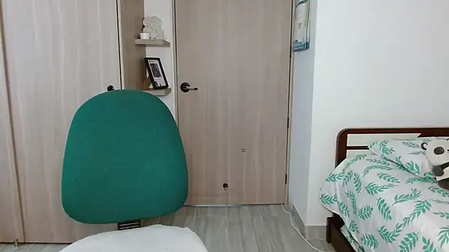 Snapshot of mia__lopez_ chatting on December 4, 2025, 1:37 am mia lopez online show from December 4, 2025, 1:37 am