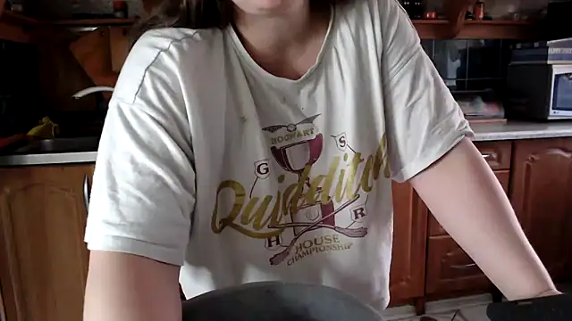 uliastar online show from March 30, 2026, 7:21 am