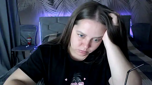 uliastar online show from September 19, 2025, 8:51 am