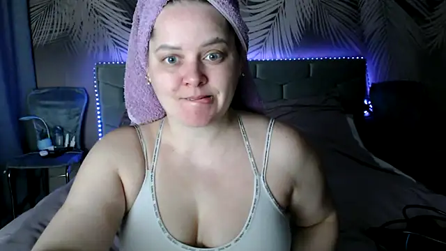 uliastar online show from March 27, 2026, 8:11 am