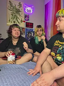 ivolustful online show from July 25, 2026, 3:18 pm