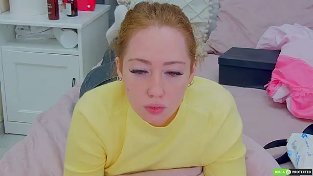 Snapshot of TinaBrook chatting on October 3, 2025, 3:52 am TinaBrook online show from October 3, 2025, 3:52 am
