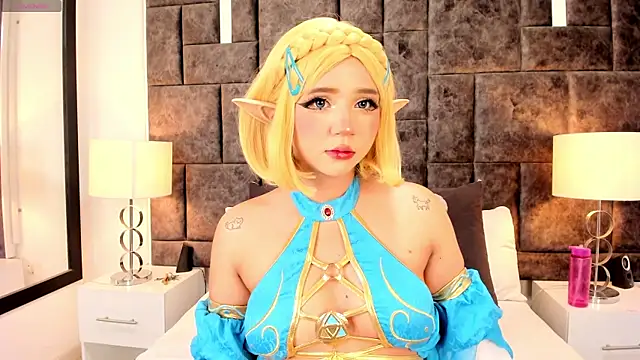 Snapshot of Petit-Rosse chatting on February 10, 2025, 8:00 pm Petit-Rosse online show from February 10, 2025, 8:00 pm