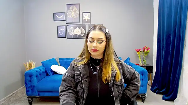 Katewalker  online show from March 20, 2025, 6:09 pm