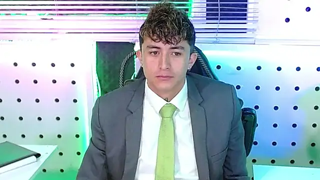 Snapshot of Darko0717 chatting on October 31, 2025, 1:30 pm Darko0717 online show from October 31, 2025, 1:30 pm