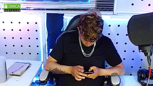 Snapshot of Darko0717 chatting on October 3, 2025, 11:50 pm Darko0717 online show from October 3, 2025, 11:50 pm