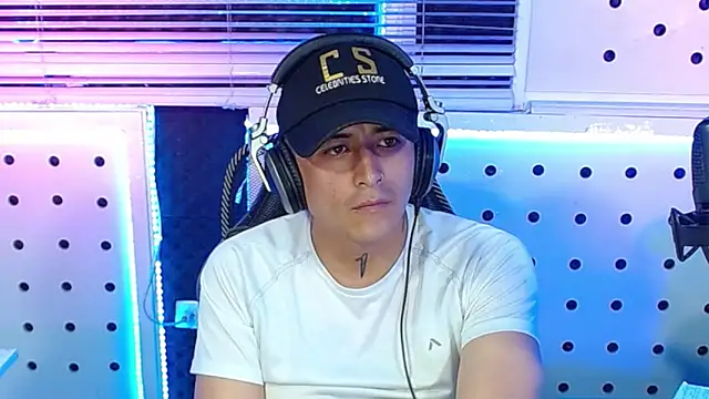 Snapshot of Darko0717 chatting on October 24, 2025, 1:59 am Darko0717 online show from October 24, 2025, 1:59 am