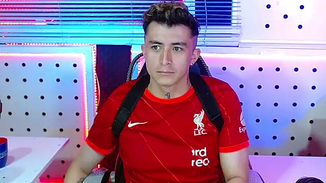 Snapshot of Darko0717 chatting on November 6, 2025, 12:25 am Darko0717 online show from November 6, 2025, 12:25 am