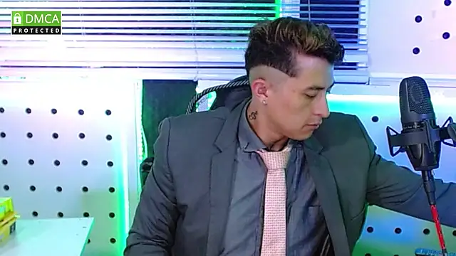 Snapshot of Darko0717 chatting on October 18, 2025, 12:07 pm Darko0717 online show from October 18, 2025, 12:07 pm