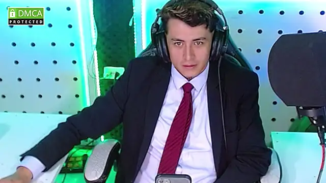 Snapshot of Darko0717 chatting on October 7, 2025, 11:39 pm Darko0717 online show from October 7, 2025, 11:39 pm