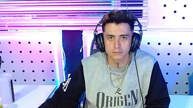 Snapshot of Darko0717 chatting on November 29, 2025, 1:28 am Darko0717 online show from November 29, 2025, 1:28 am