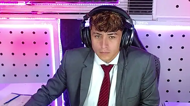 Snapshot of Darko0717 chatting on September 24, 2025, 11:50 am Darko0717 online show from September 24, 2025, 11:50 am