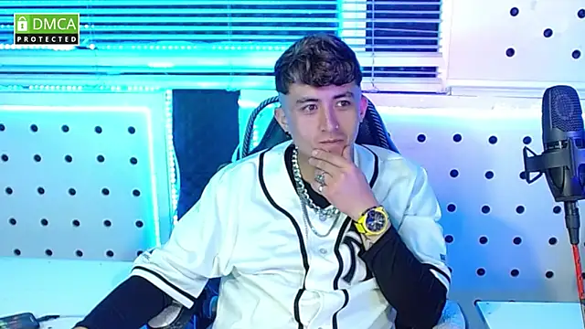 Snapshot of Darko0717 chatting on October 15, 2025, 11:57 pm Darko0717 online show from October 15, 2025, 11:57 pm