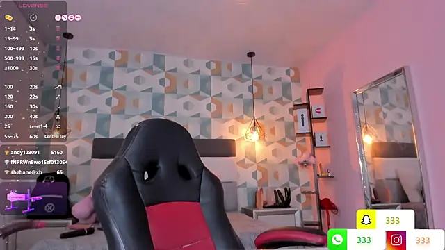 Snapshot of LIA_ROUX1 chatting on February 27, 2025, 6:13 am LIA ROUX1 online show from February 27, 2025, 6:13 am