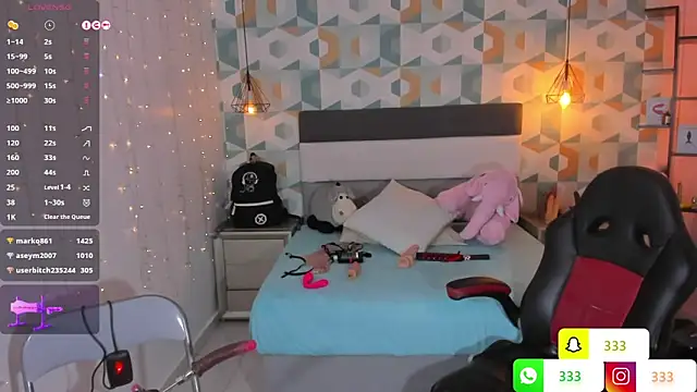 Snapshot of LIA_ROUX1 chatting on February 24, 2025, 5:54 am LIA ROUX1 online show from February 24, 2025, 5:54 am