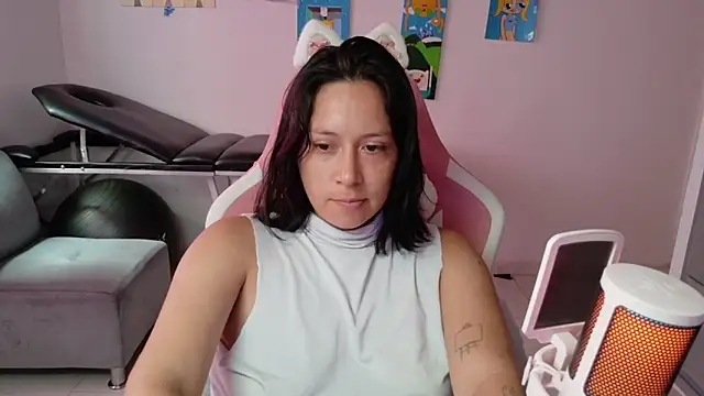 Snapshot of MommyMiaWs chatting on June 20, 2026, 3:28 pm MommyMiaWs online show from June 20, 2026, 3:28 pm