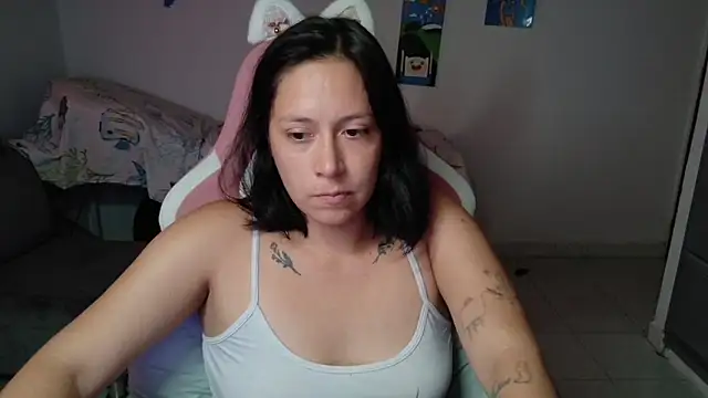 Snapshot of MommyMiaWs chatting on July 1, 2026, 4:40 pm MommyMiaWs online show from July 1, 2026, 4:40 pm