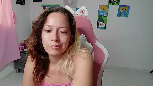 Snapshot of MommyMiaWs chatting on February 3, 2026, 1:27 pm MommyMiaWs online show from February 3, 2026, 1:27 pm