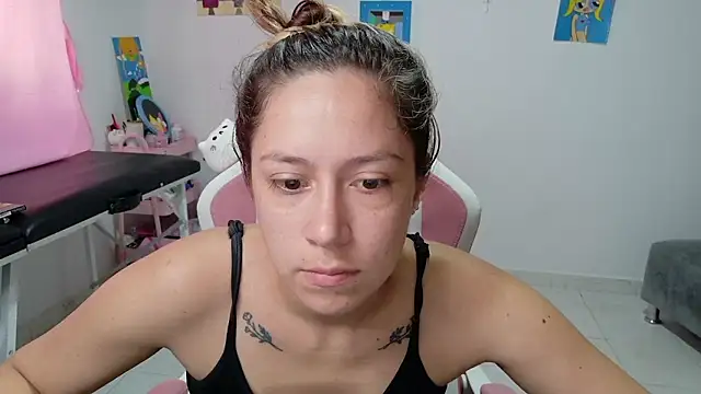 Snapshot of MommyMiaWs chatting on January 9, 2026, 5:20 pm MommyMiaWs online show from January 9, 2026, 5:20 pm