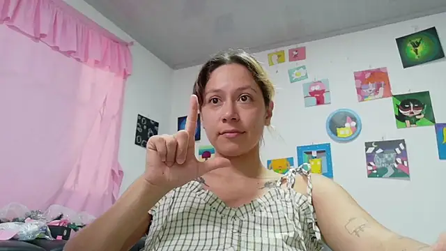 Snapshot of MommyMiaWs chatting on December 2, 2025, 7:04 pm MommyMiaWs online show from December 2, 2025, 7:04 pm