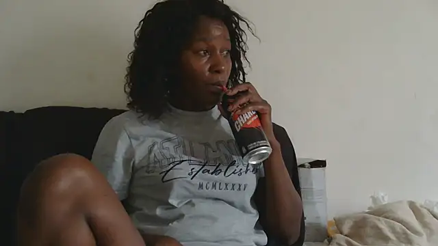 Snapshot of sluttylaura21 chatting on February 11, 2026, 4:29 pm sluttylaura21 online show from February 11, 2026, 4:29 pm