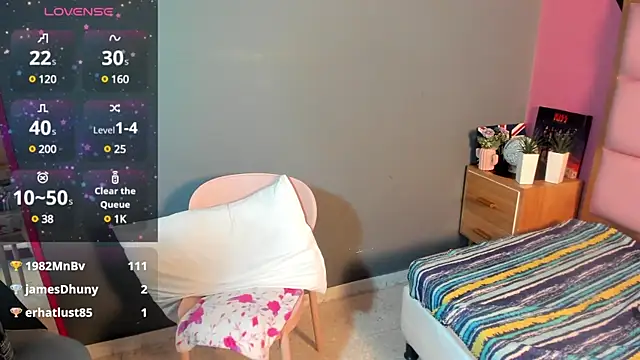 Snapshot of samanthaanderson_ chatting on February 5, 2025, 10:11 pm samanthaanderson  online show from February 5, 2025, 10:11 pm