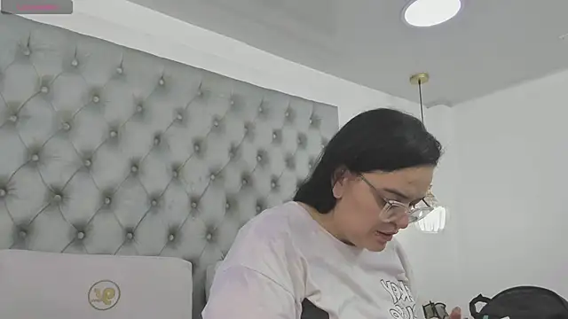 Snapshot of anette_cooper chatting on May 11, 2026, 3:52 am anette cooper online show from May 11, 2026, 3:52 am