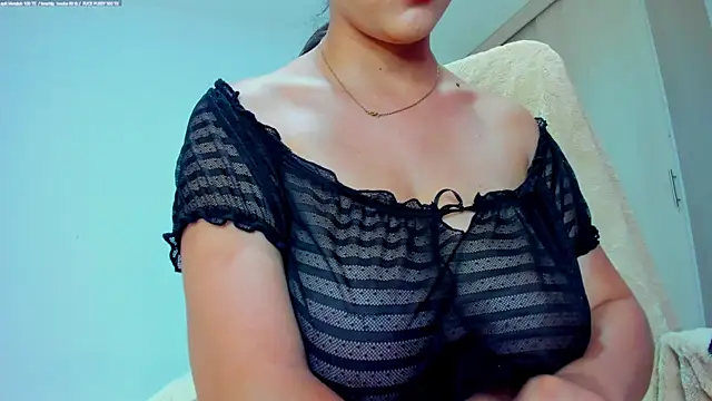 Snapshot of monica_little23 chatting on April 20, 2026, 8:43 pm monica little23 online show from April 20, 2026, 8:43 pm