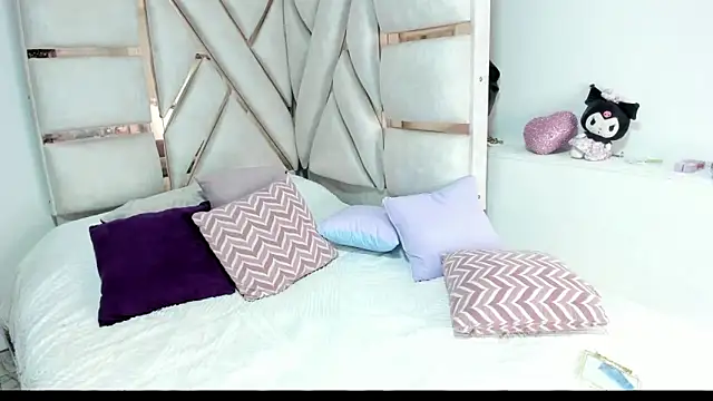 Camila rehabx online show from December 21, 2025, 8:20 pm