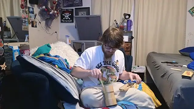 Snapshot of LovelyGreekDick6 chatting on November 5, 2025, 2:25 am LovelyGreekDick6 online show from November 5, 2025, 2:25 am