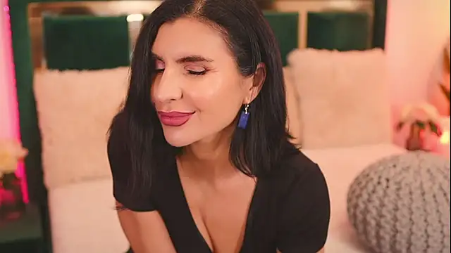 Snapshot of XeniaBlu chatting on February 9, 2026, 12:14 pm XeniaBlu online show from February 9, 2026, 12:14 pm