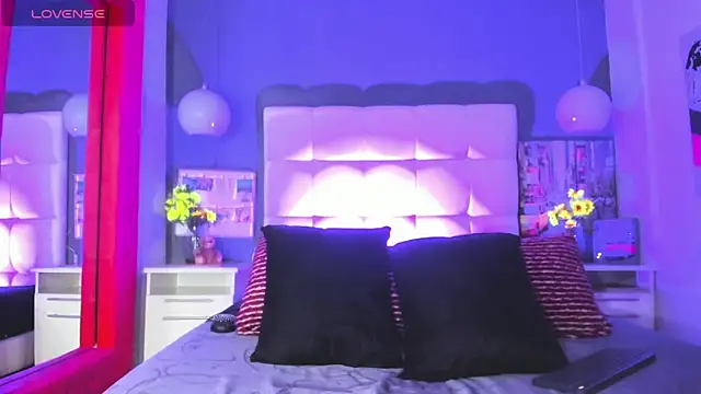 cinthya walker1 online show from March 19, 2026, 2:39 pm