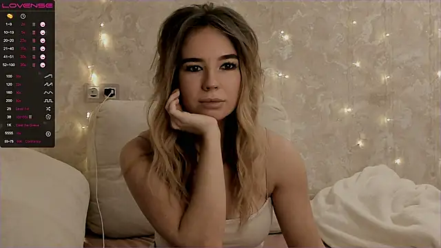 Snapshot of EvaSileZ chatting on November 8, 2025, 2:31 pm EvaSileZ online show from November 8, 2025, 2:31 pm