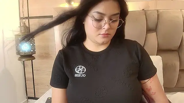 im mou  online show from November 12, 2025, 11:47 am