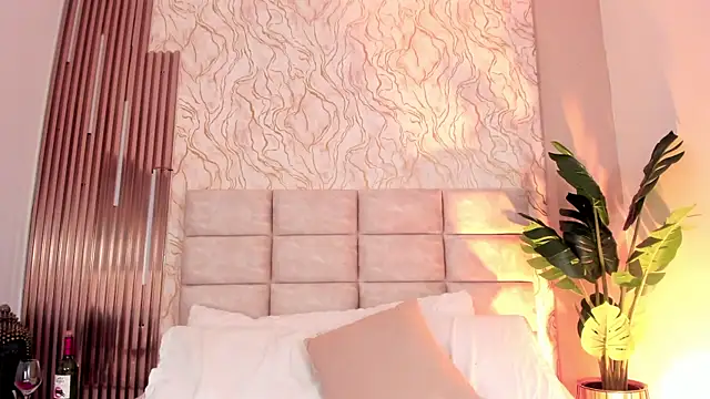 Gaia Stone online show from February 13, 2026, 12:05 pm