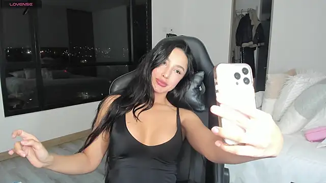 EvaMoet online show from March 3, 2025, 1:49 am