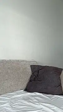 Snapshot of Mia_Roxie chatting on November 17, 2025, 3:10 am Mia Roxie online show from November 17, 2025, 3:10 am