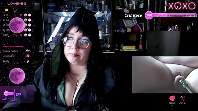 Snapshot of LeonaHarrison chatting on November 1, 2025, 7:41 pm LeonaHarrison online show from November 1, 2025, 7:41 pm